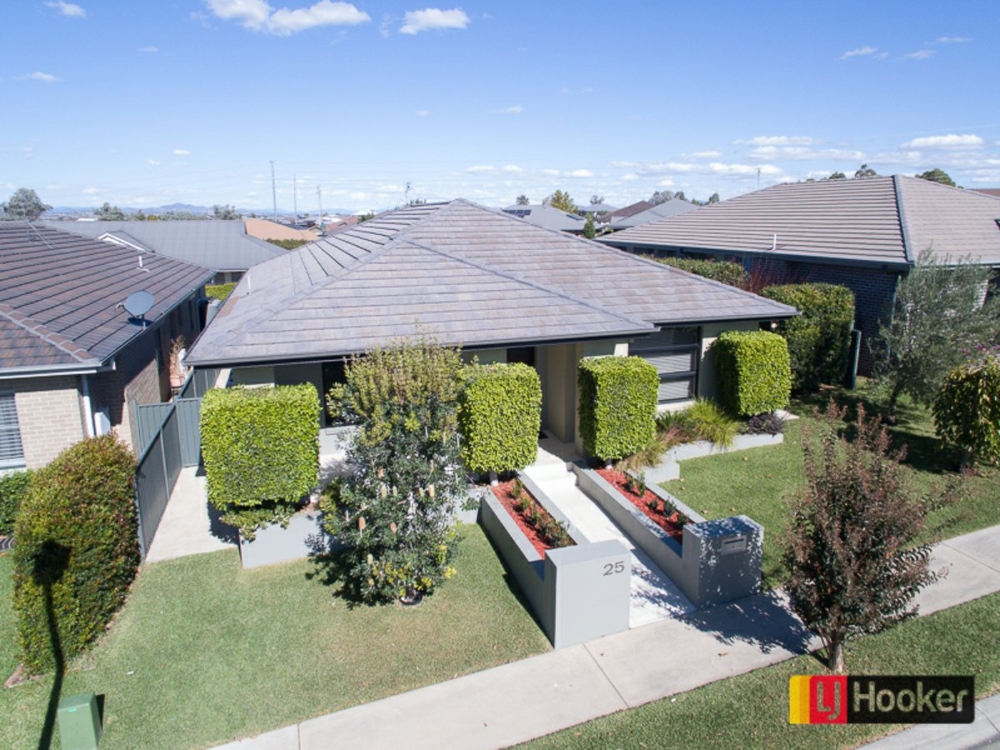 25 Boulevard Place Hillvue, NSW 2340